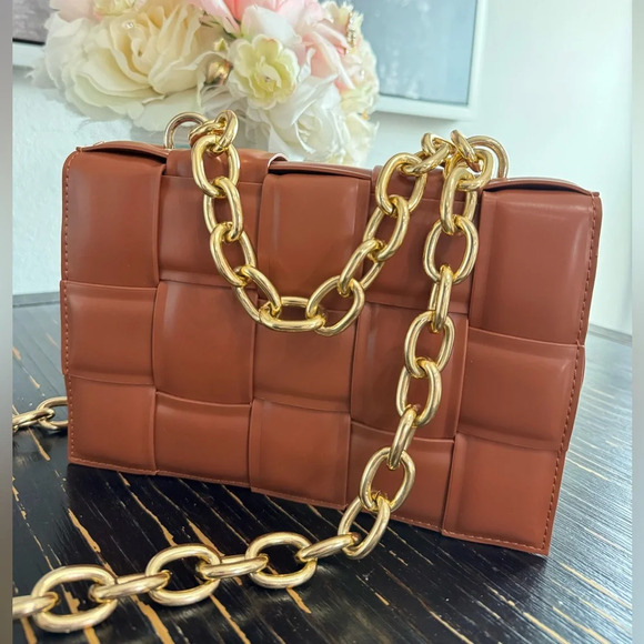 Cassette Bag Chunky Long Chain Gold Cognac Brown Crossbody Shoulder Woven Padded